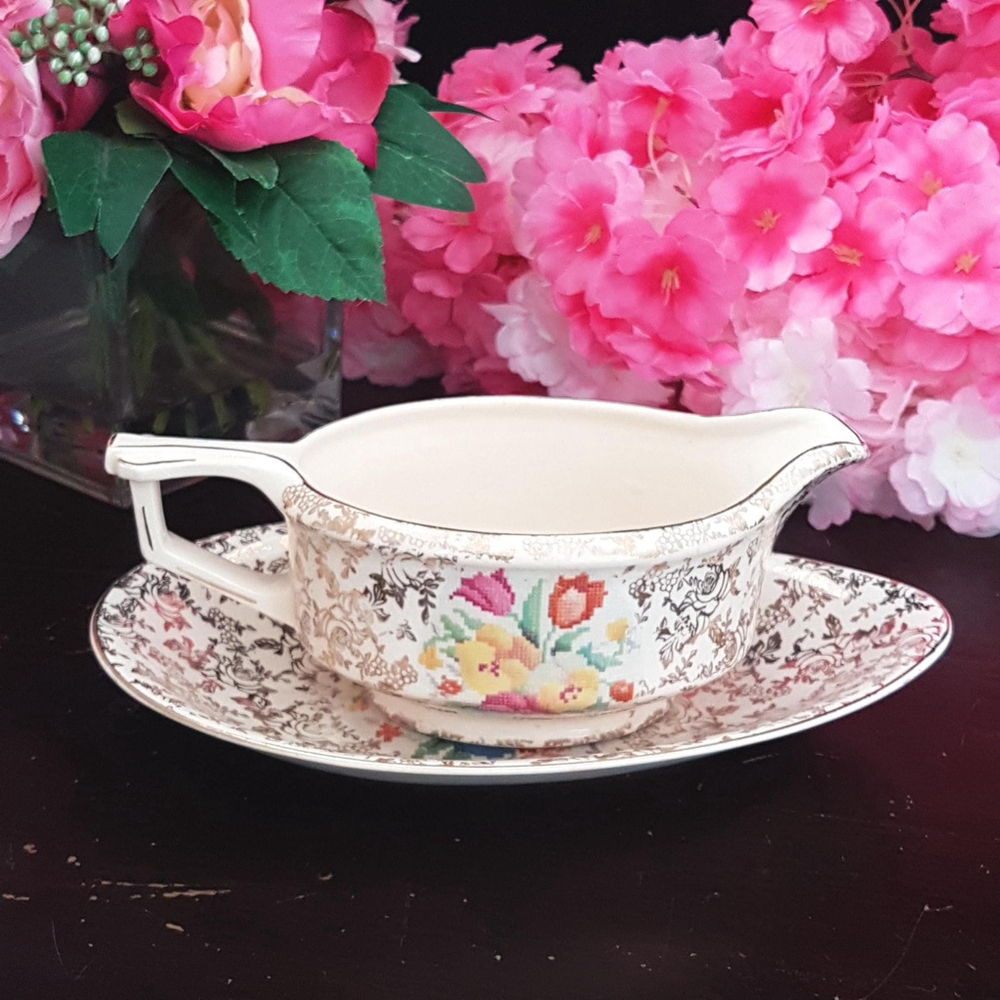 HK Tunstall Old English Sampler Gravy Boat with Saucer